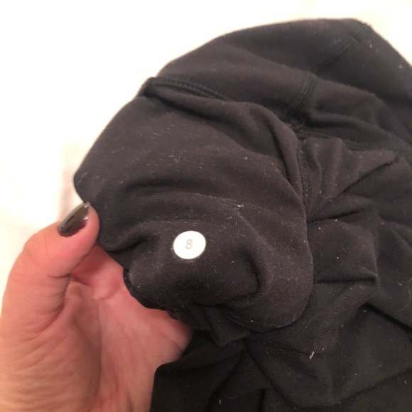 Lululemon pant with pockets & drawstring waist - Picture 2 of 6